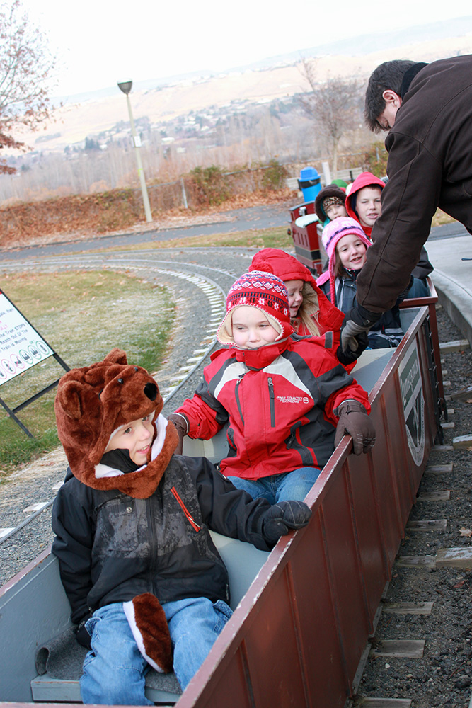 ARH and DEH riding the Wenatchee Riverfront Railway