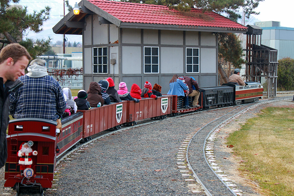 ARH and DEH riding the Wenatchee Riverfront Railway